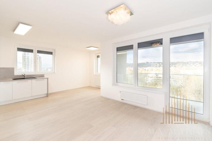 Pronájem bytu 2+kk, Praha - Vysočany, Pod Harfou, 61 m2