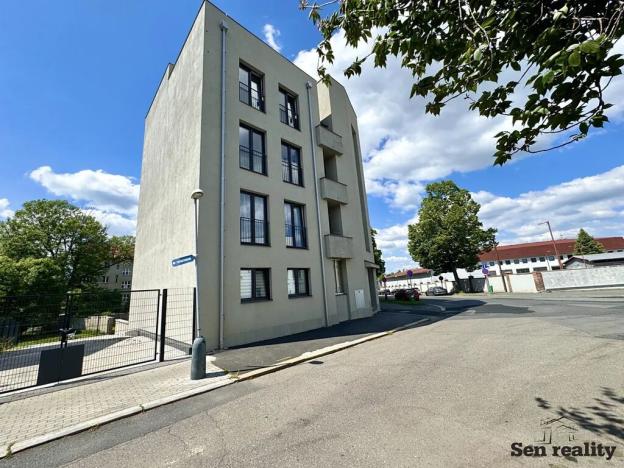 Pronájem bytu 2+kk, Kolín, Zengrova, 37 m2