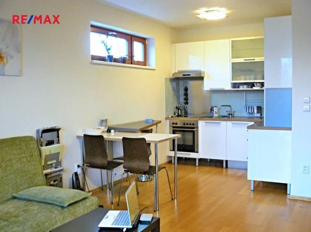 Pronájem bytu 2+kk, Praha - Strašnice, Názovská, 65 m2