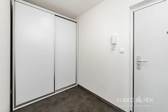 Pronájem bytu 2+kk, Sezimovo Ústí, náměstí Tomáše Bati, 52 m2