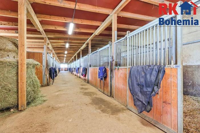 Prodej zemědělského objektu, Břežany II, 3294 m2