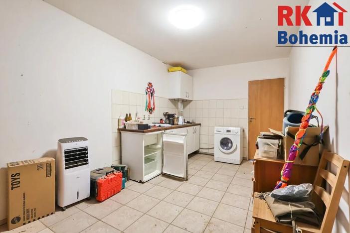 Prodej zemědělského objektu, Břežany II, 3294 m2