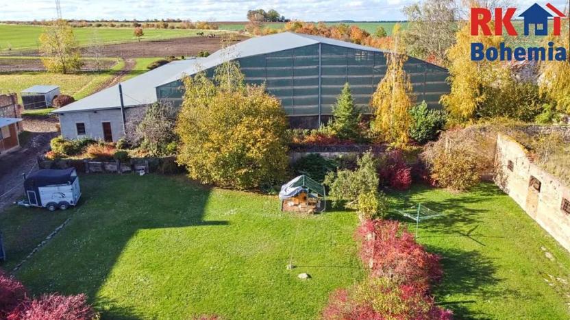 Prodej výrobních prostor, Břežany II, 3294 m2