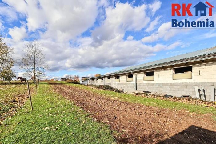 Prodej výrobních prostor, Břežany II, 3294 m2