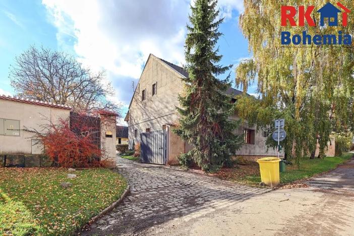 Prodej výrobních prostor, Břežany II, 3294 m2