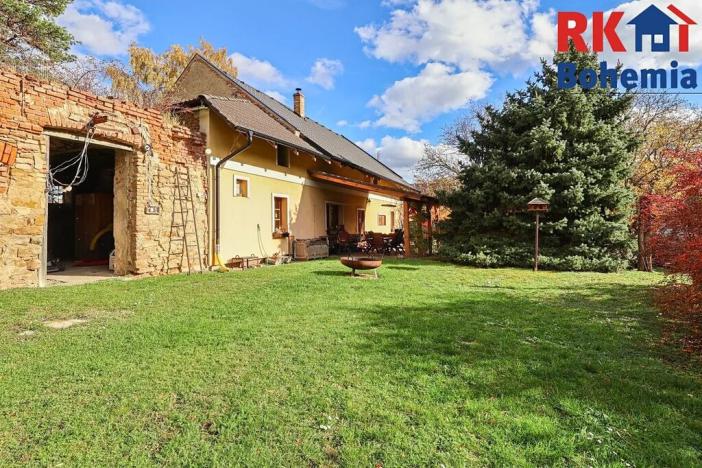 Prodej výrobních prostor, Břežany II, 3294 m2