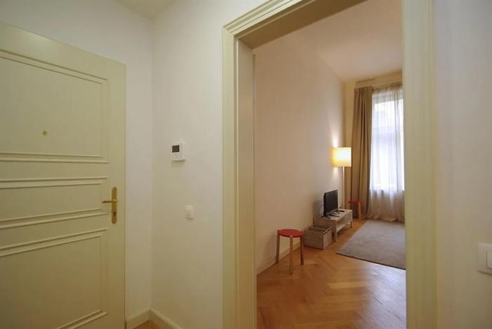 Pronájem bytu 1+1, Praha - Nové Město, Bolzanova, 47 m2