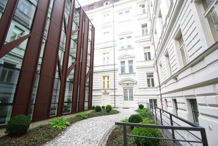 Pronájem bytu 1+1, Praha - Nové Město, Bolzanova, 47 m2