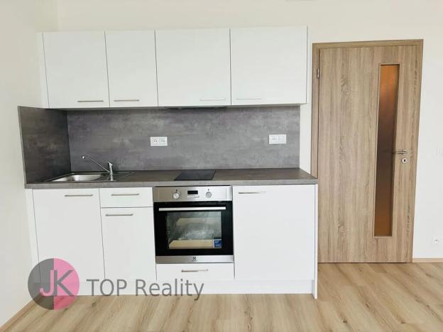 Pronájem bytu 1+kk, Praha - Hloubětín, Kolbenova, 28 m2