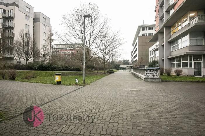 Pronájem bytu 1+kk, Praha - Strašnice, Vinohradská, 41 m2