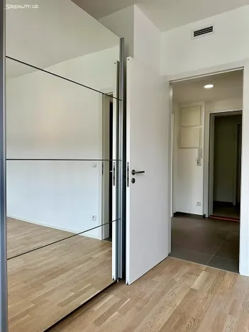 Pronájem bytu 2+kk, Praha - Vinohrady, Perucká, 46 m2