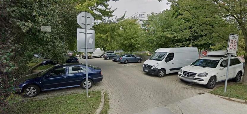 Pronájem garážového stání, Praha - Motol, Kudrnova, 18 m2