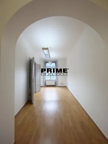 Pronájem kanceláře, Praha - Smíchov, Štefánikova, 70 m2