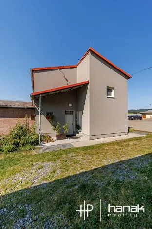 Prodej výrobních prostor, Dolany, 900 m2