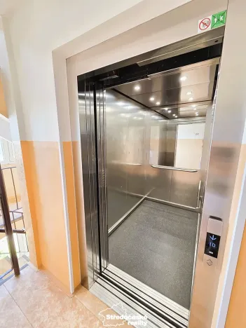 Pronájem bytu 2+kk, Praha - Háje, Mendelova, 42 m2