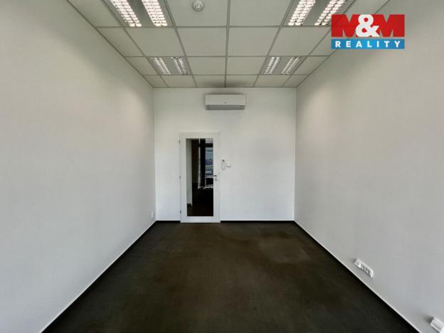 Pronájem kanceláře, Nupaky, Komerční, 100 m2