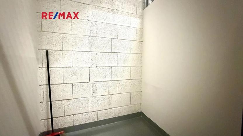 Pronájem bytu 1+kk, Praha - Malešice, Nad úžlabinou, 36 m2