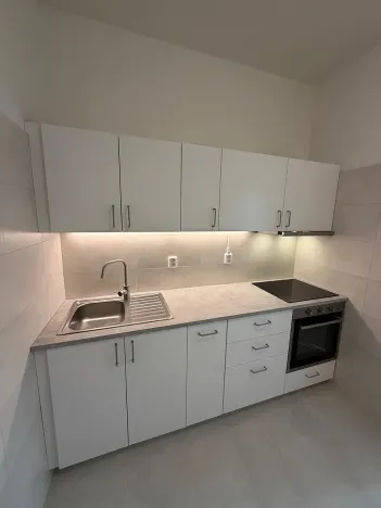 Pronájem bytu 1+1, Praha - Smíchov, Ostrovského, 35 m2