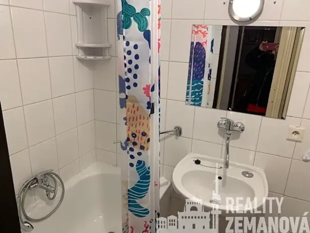 Pronájem bytu 1+1, Praha - Smíchov, Vltavská, 30 m2