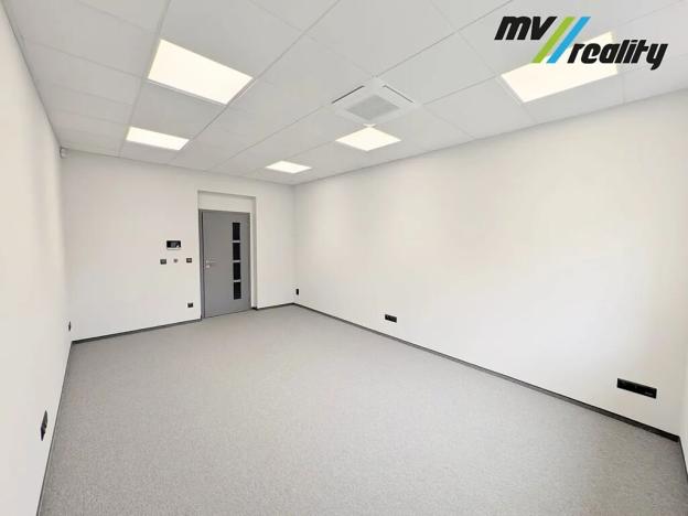 Pronájem kanceláře, Milovice, 86 m2