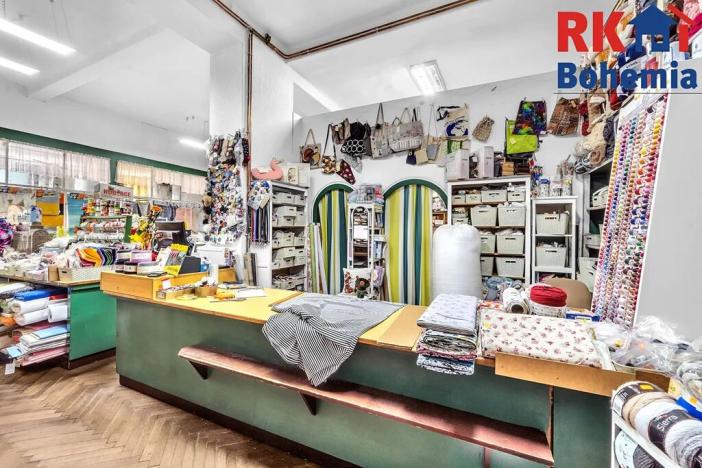 Prodej obchodního prostoru, Mnichovo Hradiště, Masarykovo náměstí, 300 m2