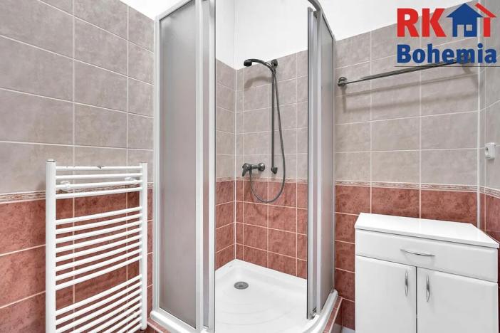 Prodej obchodního prostoru, Mnichovo Hradiště, Masarykovo náměstí, 300 m2