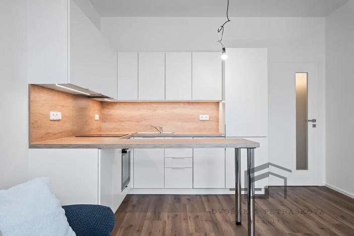 Pronájem bytu 2+kk, Praha - Vršovice, Bulharská, 46 m2