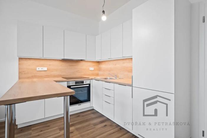 Pronájem bytu 2+kk, Praha - Vršovice, Bulharská, 46 m2