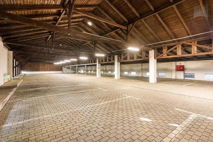 Pronájem garážového stání, Brno, Komárovské nábřeží, 13 m2