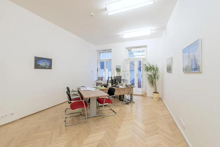 Pronájem kanceláře, Praha - Nové Město, Václavské náměstí, 900 m2