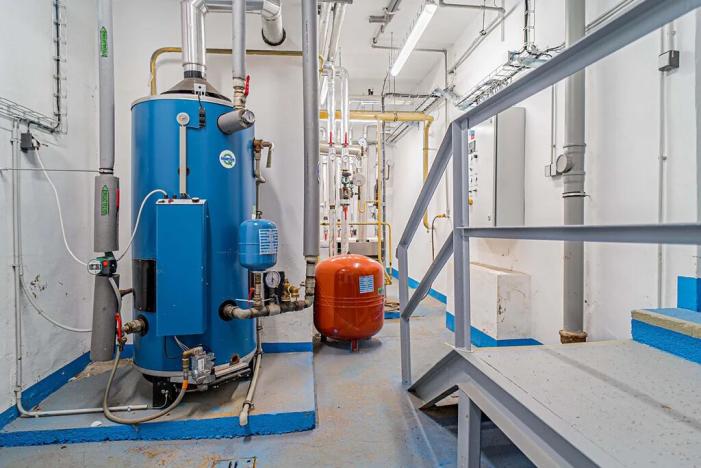 Prodej kanceláře, Třinec, 2388 m2