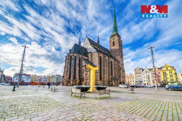 Pronájem obchodního prostoru, Plzeň - Vnitřní Město, náměstí Republiky, 77 m2