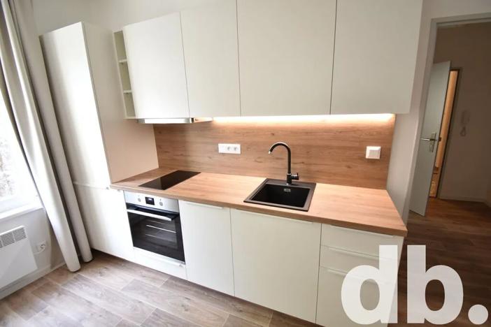 Pronájem bytu 2+kk, Karlovy Vary, Táborská, 50 m2