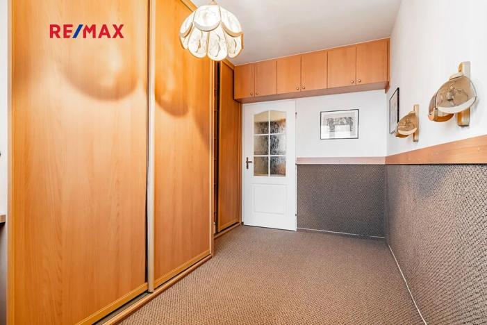 Prodej bytu 3+1, Praha - Horní Počernice, Komárovská, 67 m2