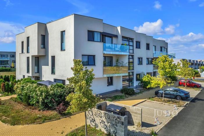 Prodej bytu 2+kk, Praha - Dolní Počernice, U konečné, 61 m2