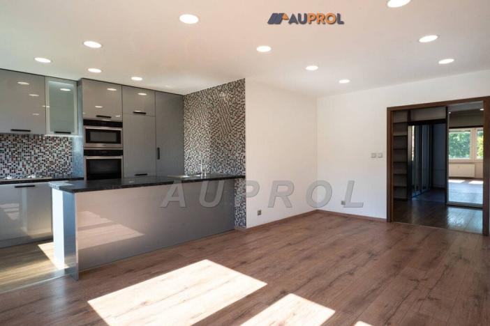 Prodej bytu 3+kk, Praha - Karlín, Molákova, 71 m2