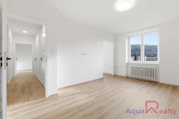 Prodej bytu 2+1, Karlovy Vary, Šmeralova, 51 m2