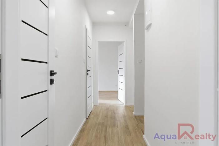 Prodej bytu 2+1, Karlovy Vary, Šmeralova, 51 m2