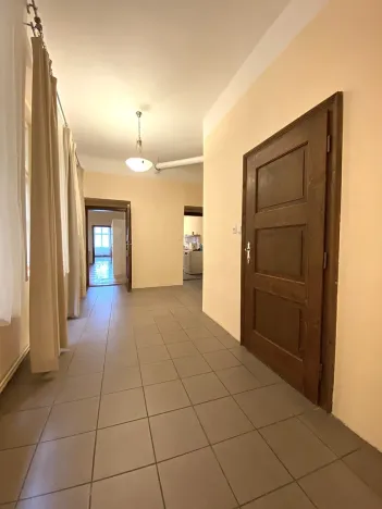 Pronájem bytu 3+1, Praha - Malá Strana, Malostranské náměstí, 113 m2