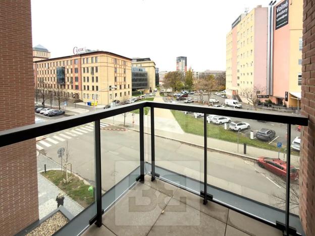 Pronájem bytu 1+kk, Praha - Holešovice, Jankovcova, 42 m2