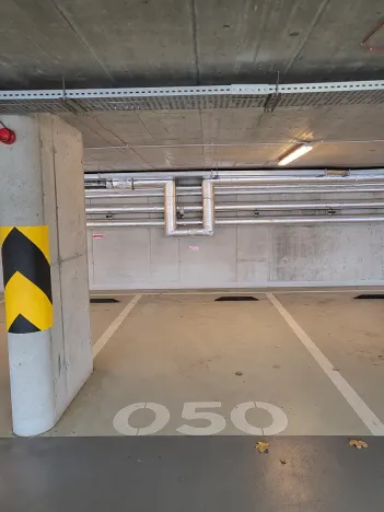 Prodej garážového stání, Praha - Libeň, Novovysočanská, 14 m2