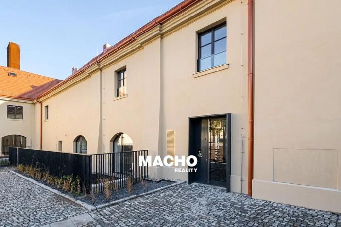 Pronájem bytu 1+kk, Praha, Bělehradská, 26 m2