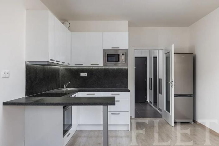 Pronájem bytu 1+kk, Praha - Letňany, Škrábkových, 31 m2