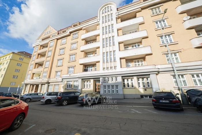 Prodej bytu 1+kk, Praha - Žižkov, Jeseniova, 39 m2