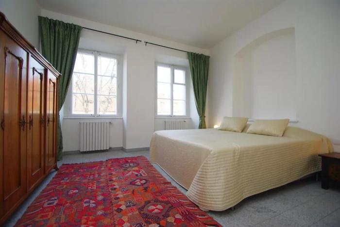 Pronájem bytu 3+1, Praha - Malá Strana, Hroznová, 73 m2