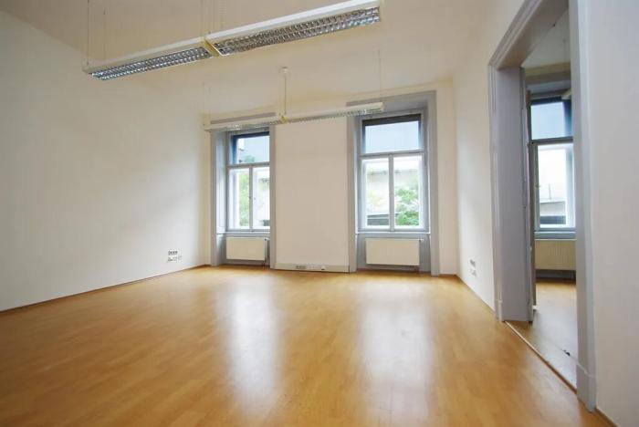 Pronájem kanceláře, Praha - Smíchov, Štefánikova, 70 m2