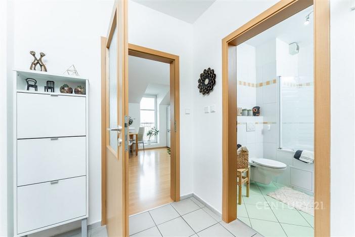 Pronájem bytu 2+kk, Praha, Bohdanečská, 47 m2