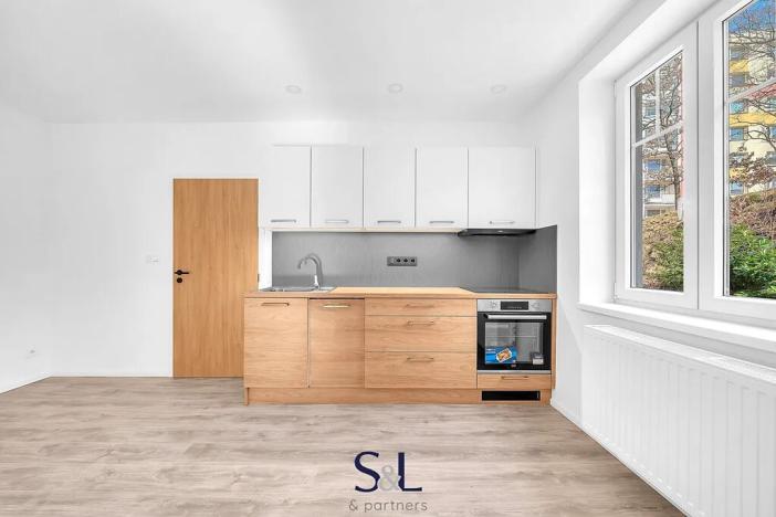 Pronájem bytu 2+kk, Jablonec nad Nisou, Opletalova, 42 m2