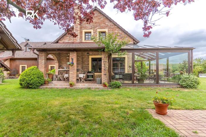 Prodej rodinného domu, Bříství, 375 m2