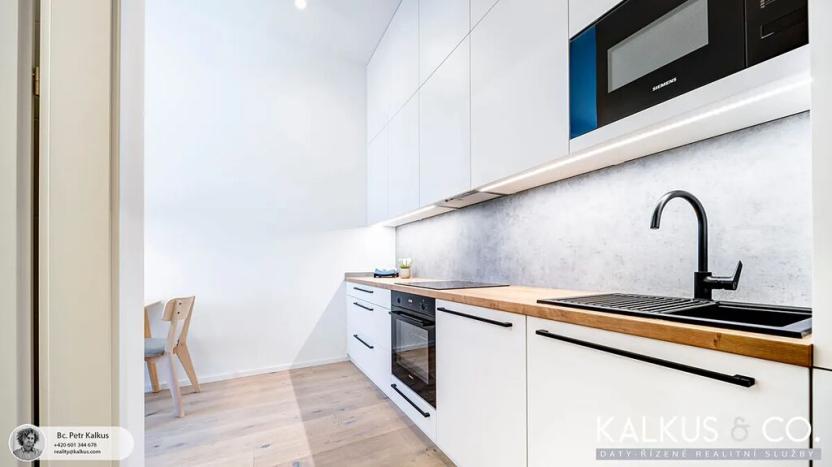 Pronájem bytu 2+kk, Hradec Králové, Eliščino nábřeží, 34 m2